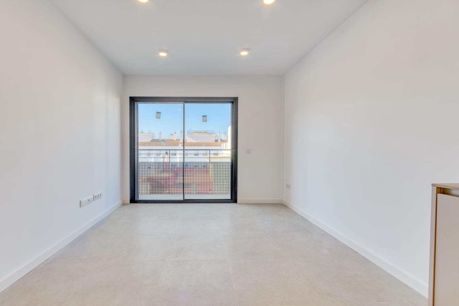 3 slaapkamer Appartement te koop in Roses - € 300.000 (Ref: 9868531)