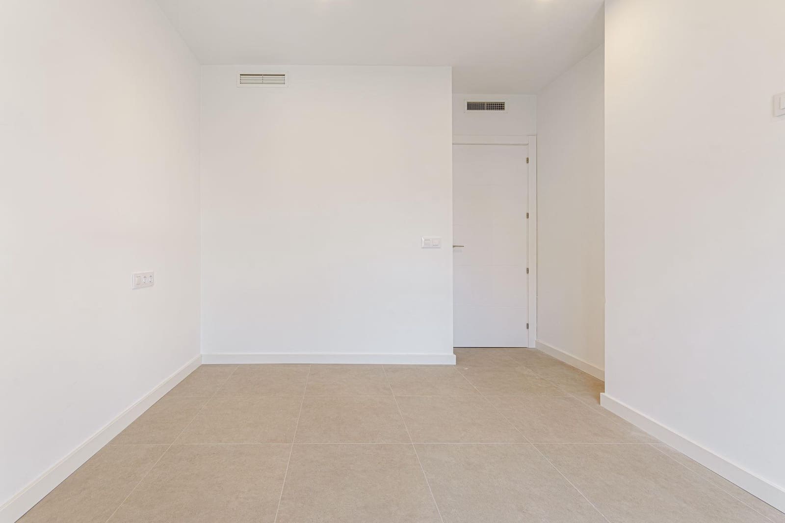 3 slaapkamer Appartement te koop in Roses - € 300.000 (Ref: 9868531)