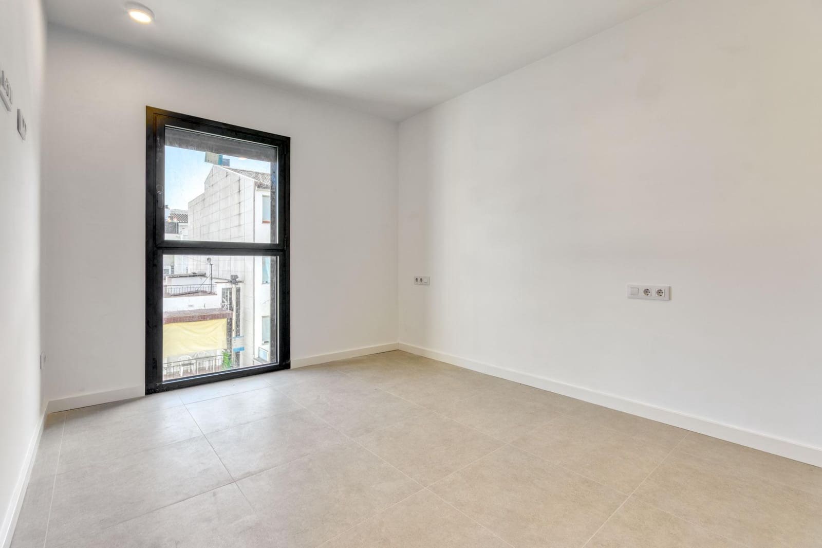 3 slaapkamer Appartement te koop in Roses - € 300.000 (Ref: 9868531)