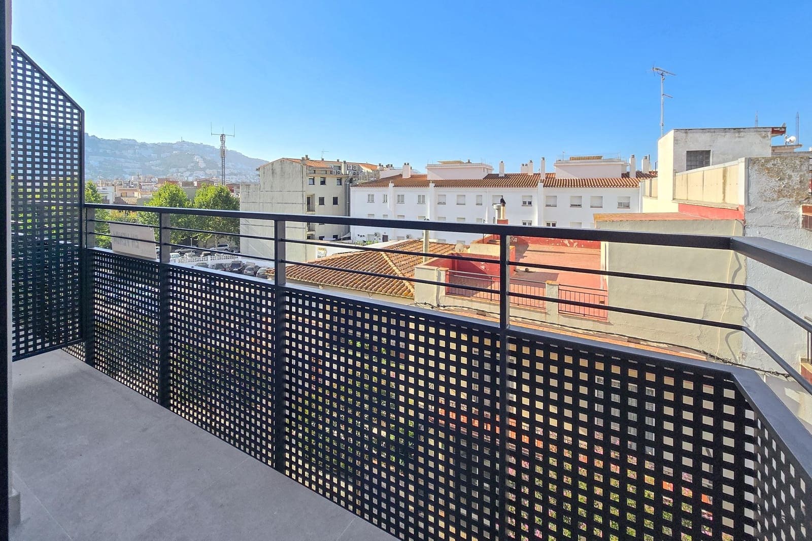 3 slaapkamer Appartement te koop in Roses - € 300.000 (Ref: 9868531)
