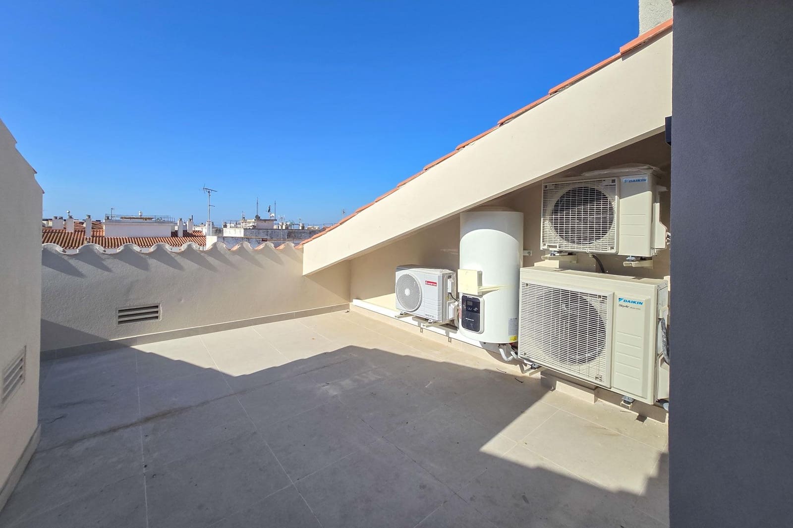 3 slaapkamer Appartement te koop in Roses - € 300.000 (Ref: 9868531)