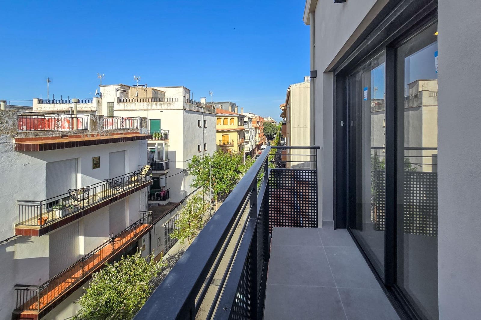 3 slaapkamer Appartement te koop in Roses - € 300.000 (Ref: 9868531)