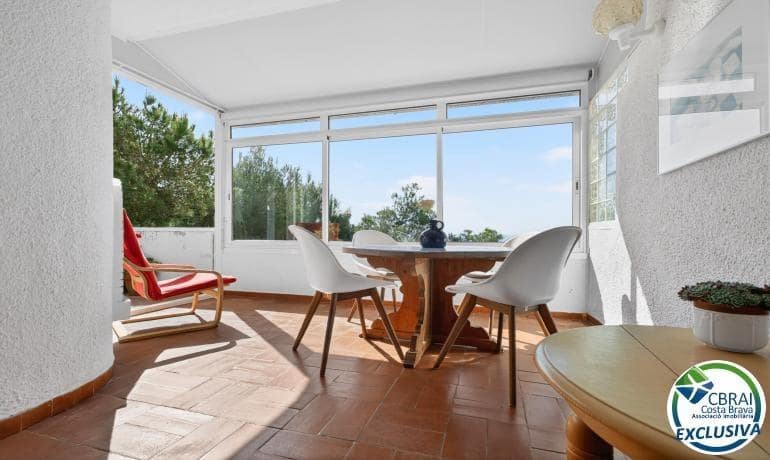 3 bedroom Villa for sale in Roses with garage - € 349,000 (Ref: 9870193)