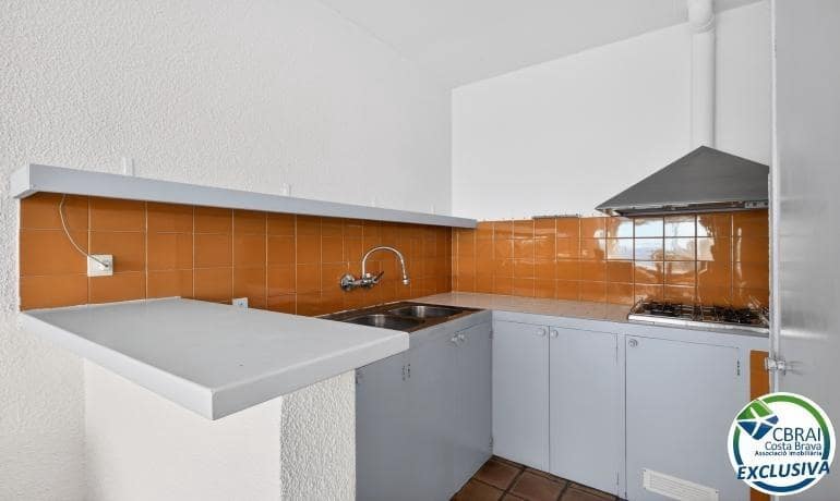 3 bedroom Villa for sale in Roses with garage - € 349,000 (Ref: 9870193)