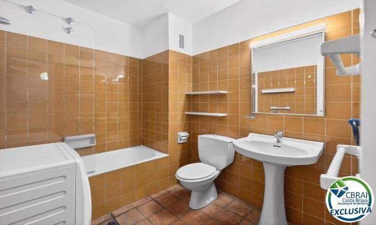 3 bedroom Villa for sale in Roses with garage - € 349,000 (Ref: 9870193)
