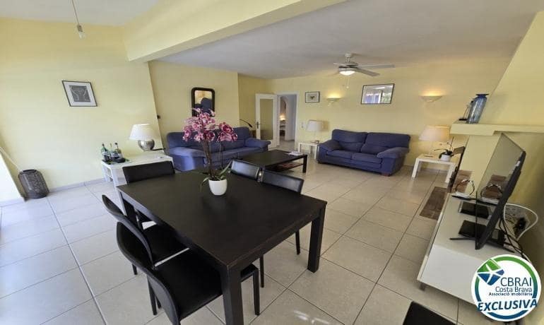 4 bedroom Villa for sale in Empuriabrava with pool garage - € 570,000 (Ref: 9878751)