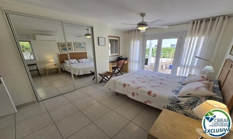 4 bedroom Villa for sale in Empuriabrava with pool garage - € 570,000 (Ref: 9878751)