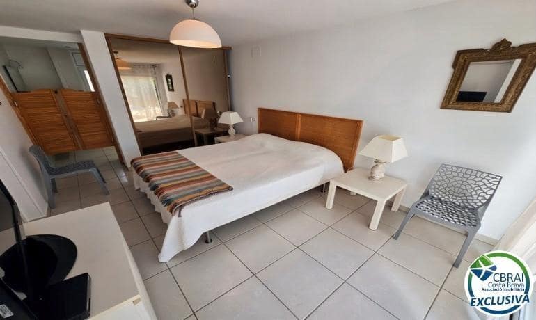 4 bedroom Villa for sale in Empuriabrava with pool garage - € 570,000 (Ref: 9878751)