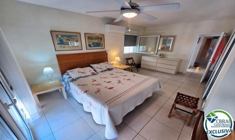 4 bedroom Villa for sale in Empuriabrava with pool garage - € 570,000 (Ref: 9878751)