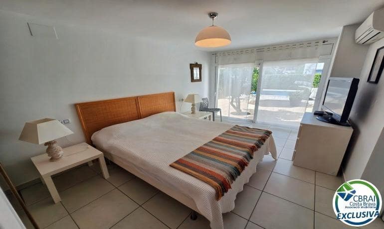 4 bedroom Villa for sale in Empuriabrava with pool garage - € 570,000 (Ref: 9878751)