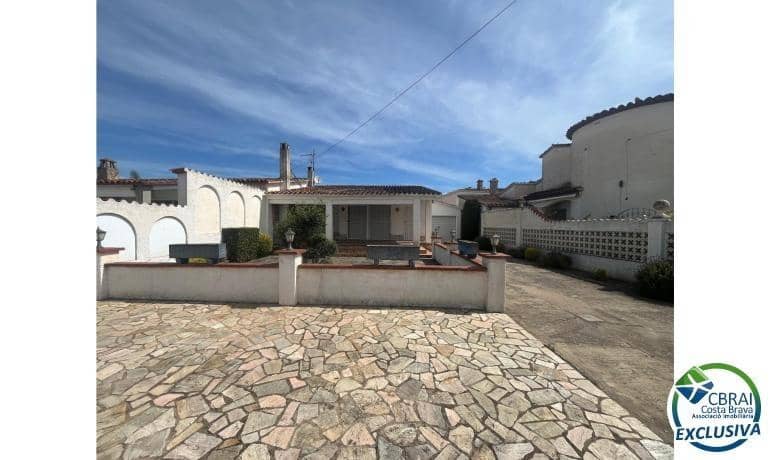 2 slaapkamer Bungalow te koop in Empuriabrava met garage - € 379.000 (Ref: 9884733)