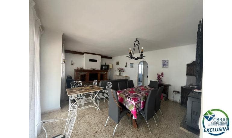 2 slaapkamer Bungalow te koop in Empuriabrava met garage - € 379.000 (Ref: 9884733)