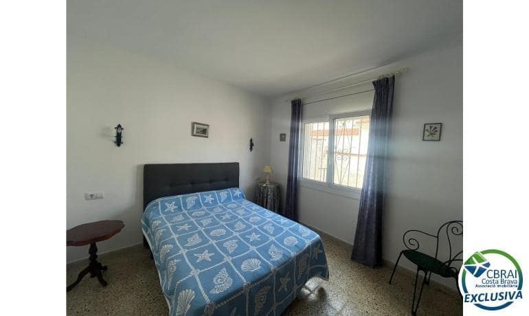 2 slaapkamer Bungalow te koop in Empuriabrava met garage - € 379.000 (Ref: 9884733)