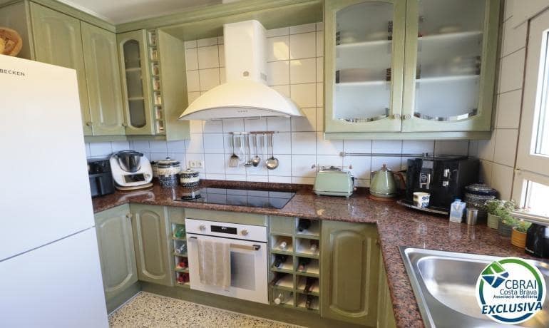 Chalet de 4 habitaciones en Roses en venta con piscina garaje - 475.000 € (Ref: 9893798)