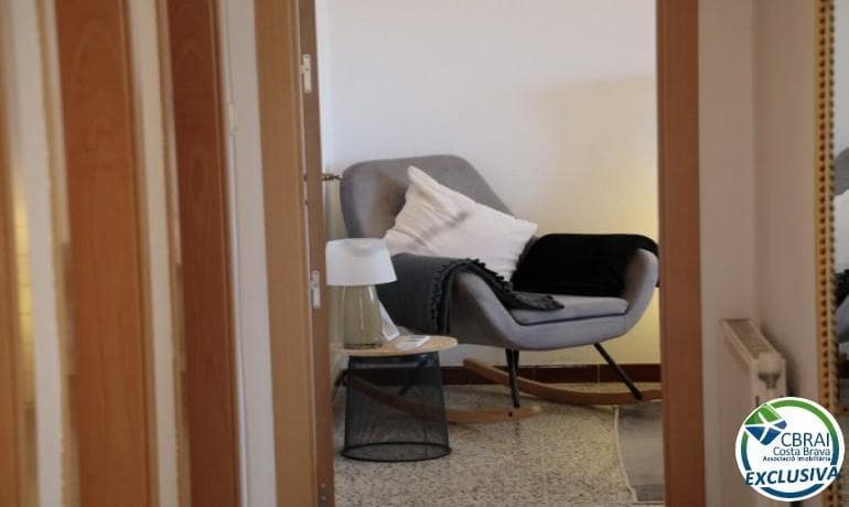 Chalet de 4 habitaciones en Roses en venta con piscina garaje - 475.000 € (Ref: 9893798)
