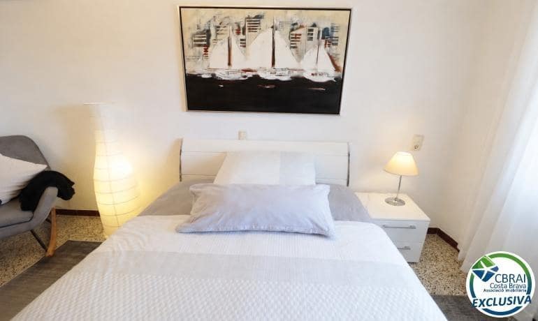 Chalet de 4 habitaciones en Roses en venta con piscina garaje - 475.000 € (Ref: 9893798)