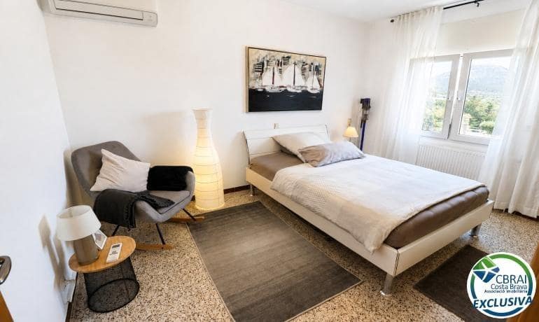 Chalet de 4 habitaciones en Roses en venta con piscina garaje - 475.000 € (Ref: 9893798)