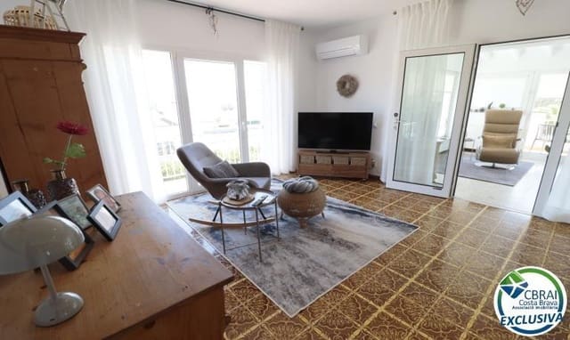 Chalet de 4 habitaciones en Roses en venta con piscina garaje - 475.000 € (Ref: 9893798)