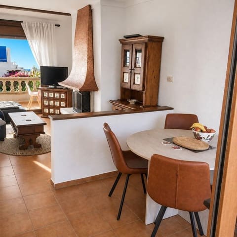 2 bedroom Townhouse for rent in Empuriabrava, Castelló d'Empúries - € 1,800 (Ref: 9896273)