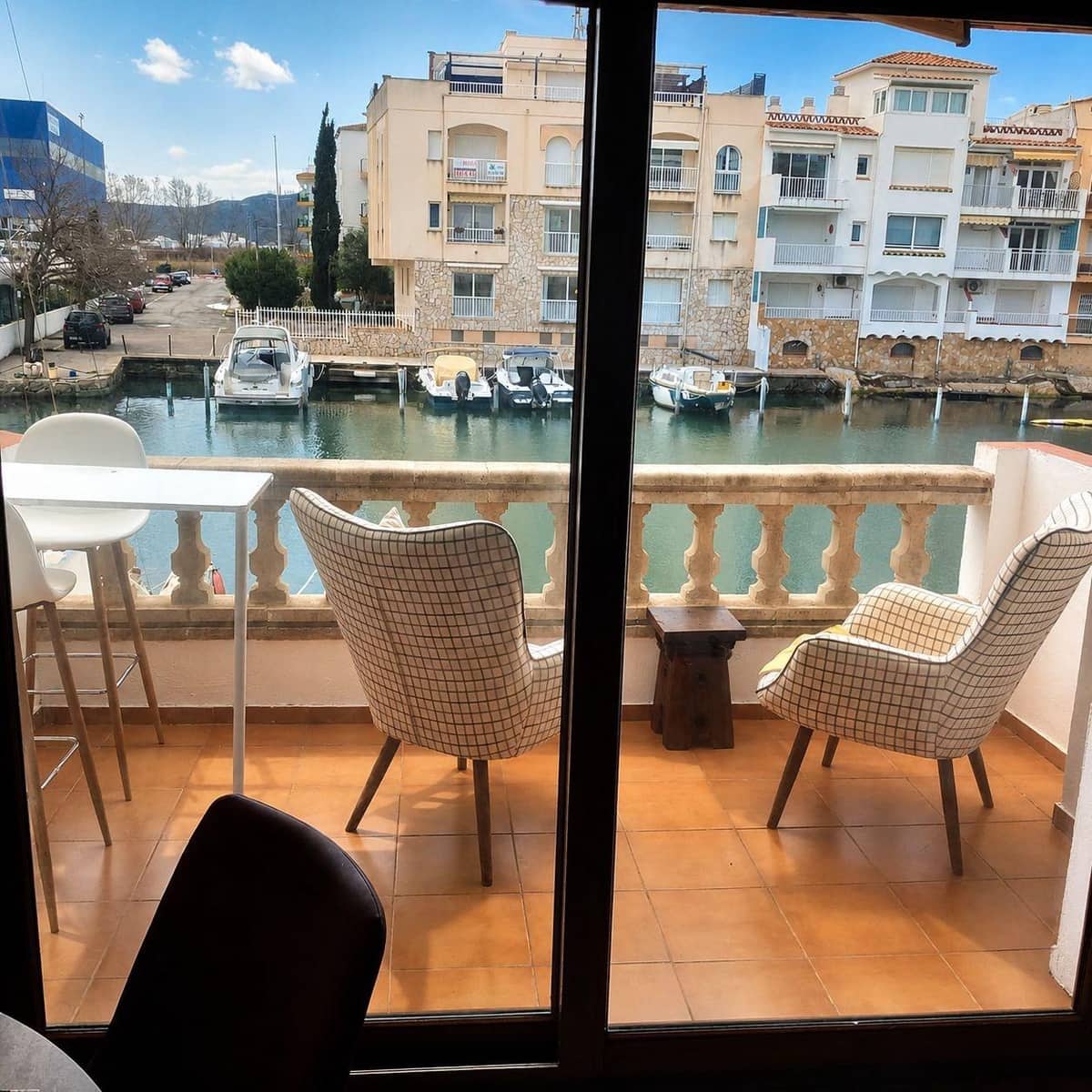 2 bedroom Townhouse for rent in Empuriabrava with garage - € 1,800 (Ref: 9896273)