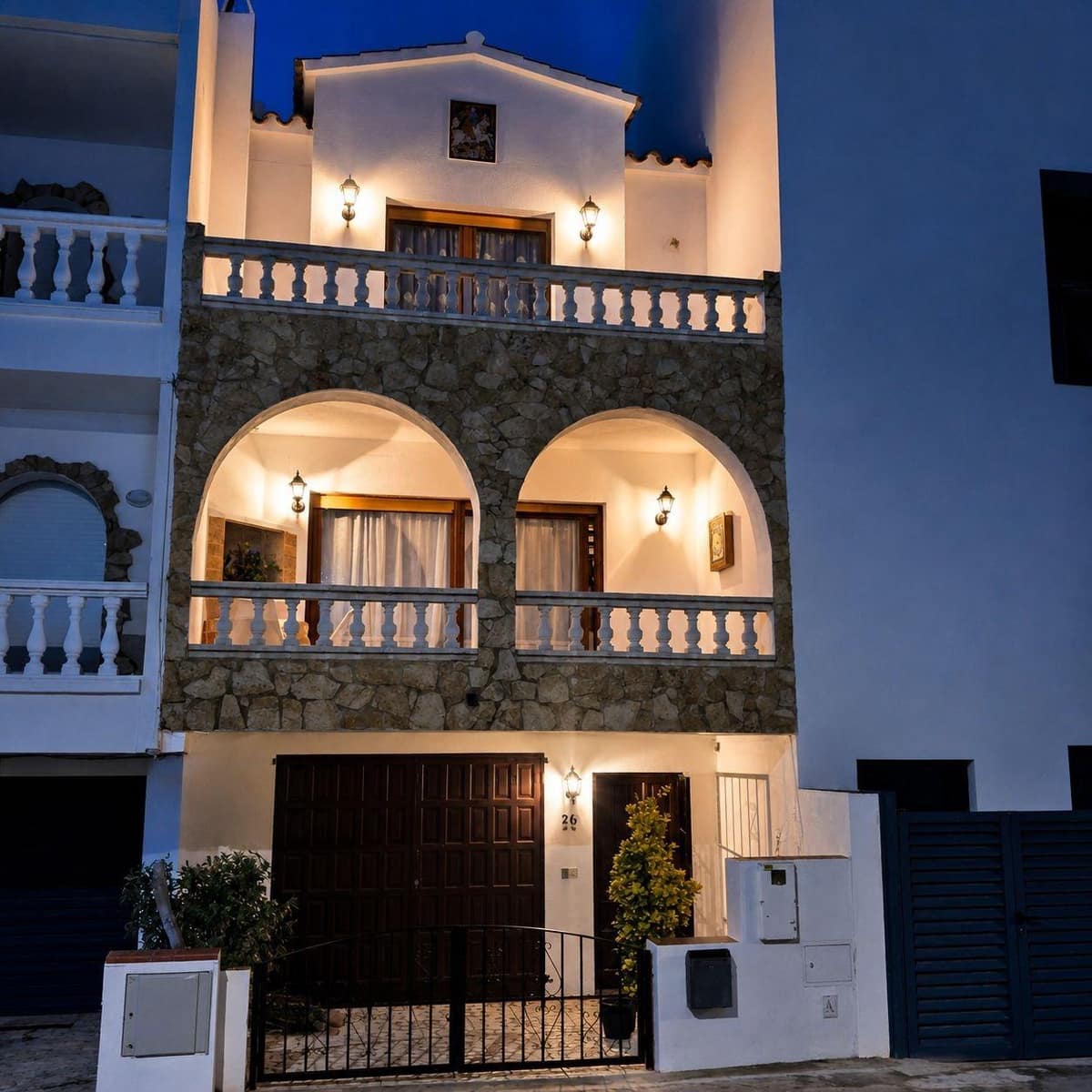 2 bedroom Townhouse for rent in Empuriabrava with garage - € 1,800 (Ref: 9896273)