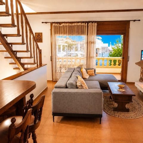 2 bedroom Townhouse for rent in Empuriabrava, Castelló d'Empúries - € 1,800 (Ref: 9896273)