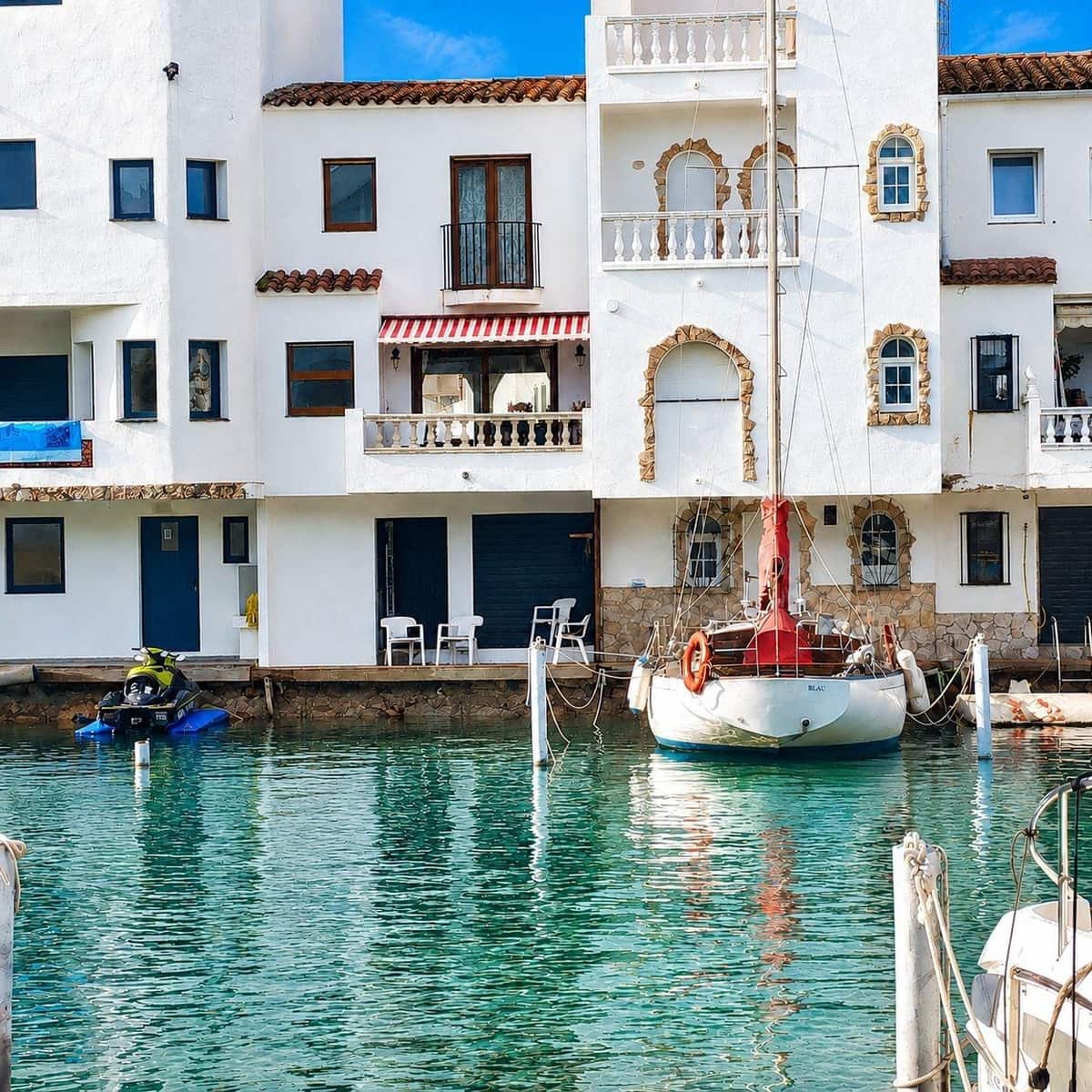 2 bedroom Townhouse for rent in Empuriabrava with garage - € 1,800 (Ref: 9896273)