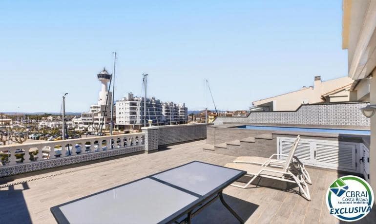 3 soveværelse Lejlighed til salg i Empuriabrava med swimmingpool - € 480.000 (Ref: 9900316)