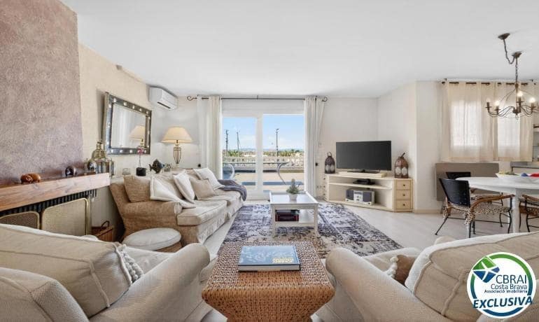 3 soveværelse Lejlighed til salg i Empuriabrava med swimmingpool - € 480.000 (Ref: 9900316)