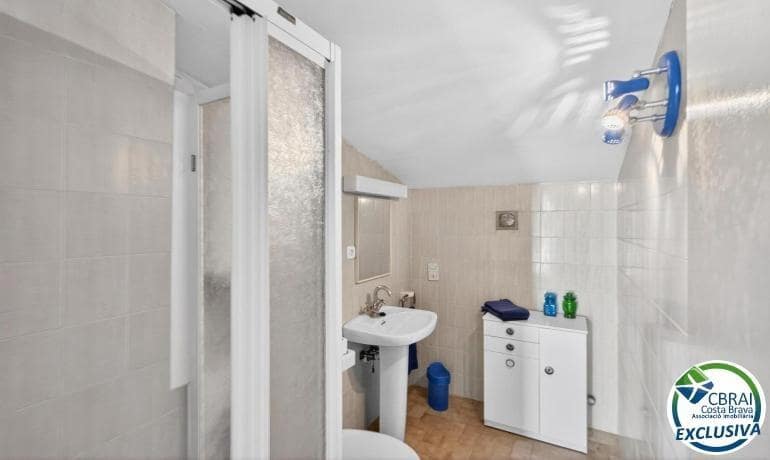 3 soveværelse Lejlighed til salg i Empuriabrava med swimmingpool - € 480.000 (Ref: 9900316)