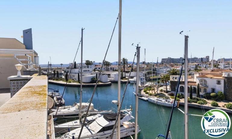 3 soveværelse Lejlighed til salg i Empuriabrava med swimmingpool - € 480.000 (Ref: 9900316)