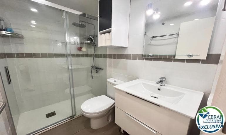 2 chambre Appartement à vendre à Empuriabrava avec piscine - 200 000 € (Ref: 9907495)