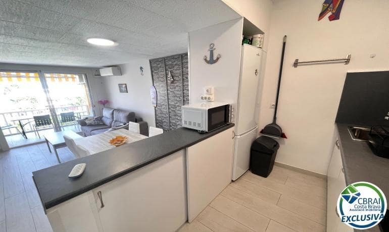 2 chambre Appartement à vendre à Empuriabrava avec piscine - 200 000 € (Ref: 9907495)