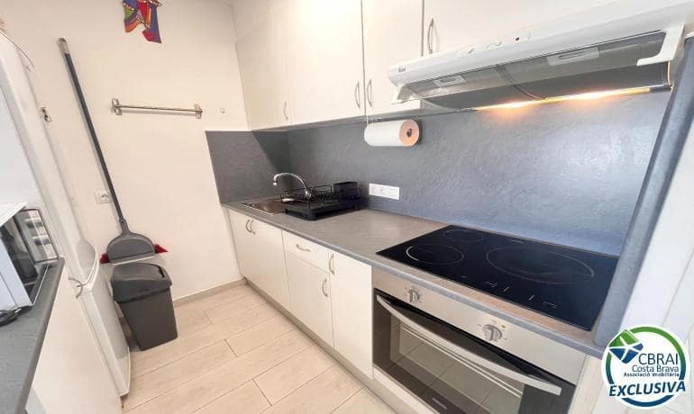 2 chambre Appartement à vendre à Empuriabrava avec piscine - 200 000 € (Ref: 9907495)