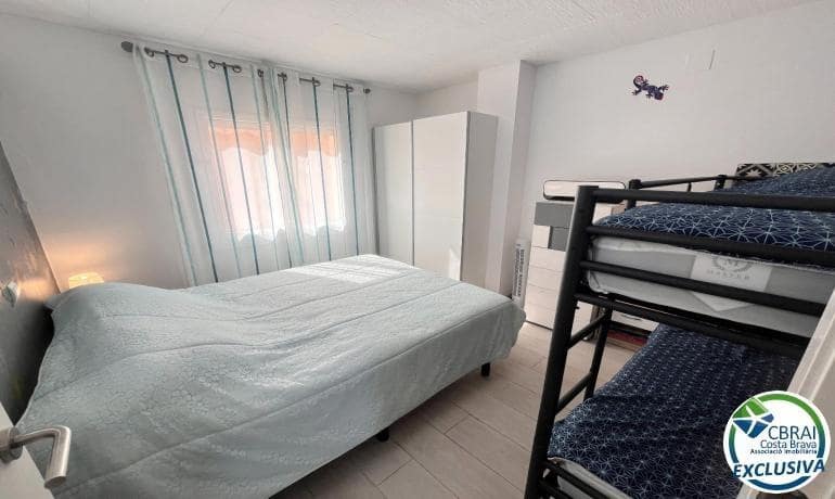2 chambre Appartement à vendre à Empuriabrava avec piscine - 200 000 € (Ref: 9907495)