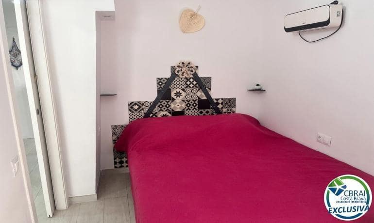 2 chambre Appartement à vendre à Empuriabrava avec piscine - 200 000 € (Ref: 9907495)