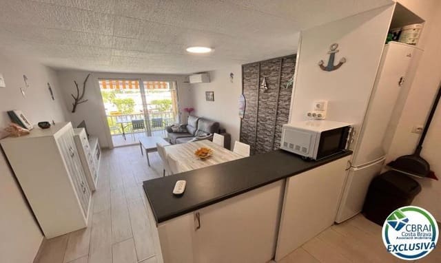 2 chambre Appartement à vendre à Empuriabrava, Castelló d'Empúries avec piscine - 200 000 € (Ref: 9907495)