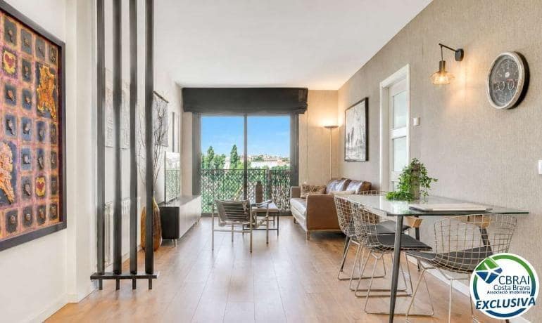 2 slaapkamer Appartement te koop in Figueres met garage - € 245.000 (Ref: 9915757)