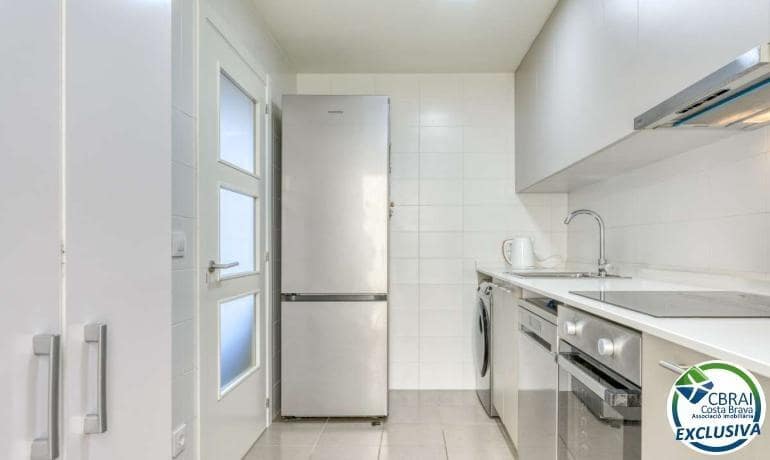 2 slaapkamer Appartement te koop in Figueres met garage - € 245.000 (Ref: 9915757)