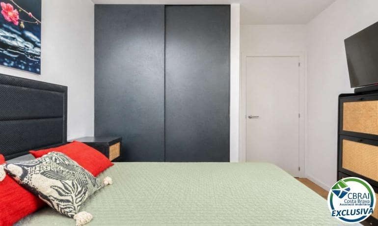 2 slaapkamer Appartement te koop in Figueres met garage - € 245.000 (Ref: 9915757)