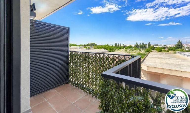 2 slaapkamer Appartement te koop in Figueres met garage - € 245.000 (Ref: 9915757)