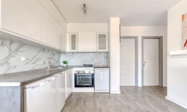 3 bedroom Apartment for sale in Roses - € 223,000 (Ref: 9915758)