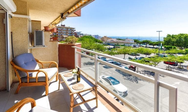 3 bedroom Apartment for sale in Roses - € 223,000 (Ref: 9915758)