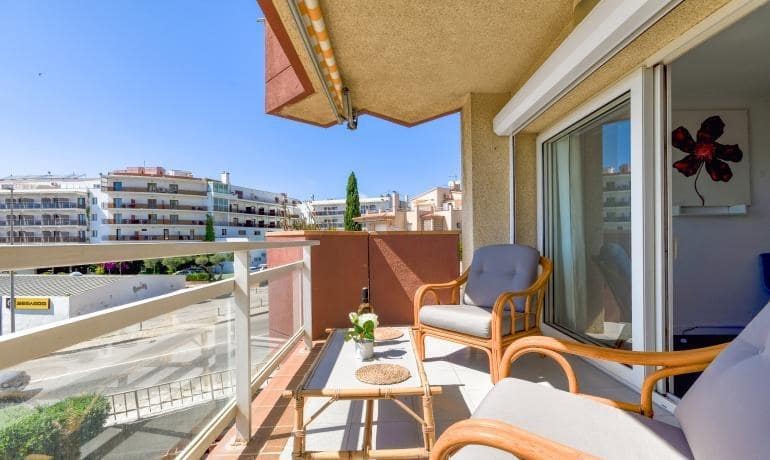 3 bedroom Apartment for sale in Roses - € 223,000 (Ref: 9915758)