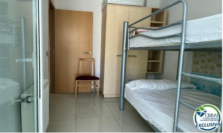2 bedroom Apartment for sale in Roses with garage - € 195,000 (Ref: 9915759)