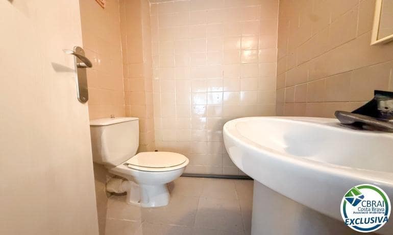 Business for sale in Figueres - € 55,000 (Ref: 9927346)