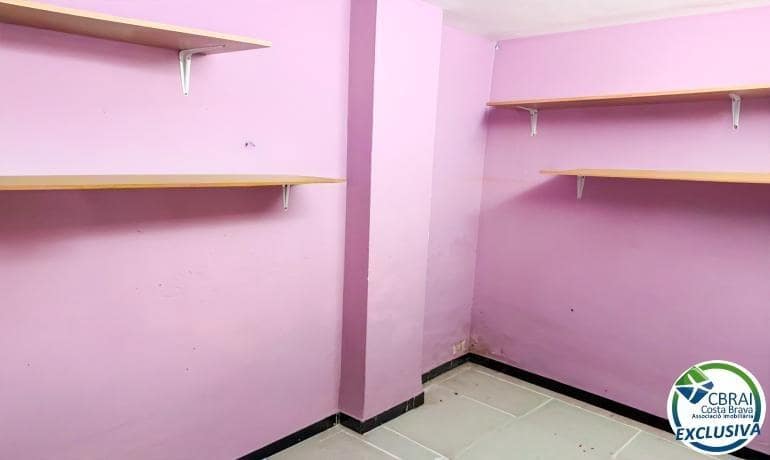 Business for sale in Figueres - € 55,000 (Ref: 9927346)