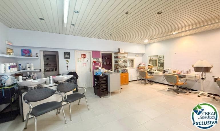 Business for sale in Figueres - € 55,000 (Ref: 9927346)