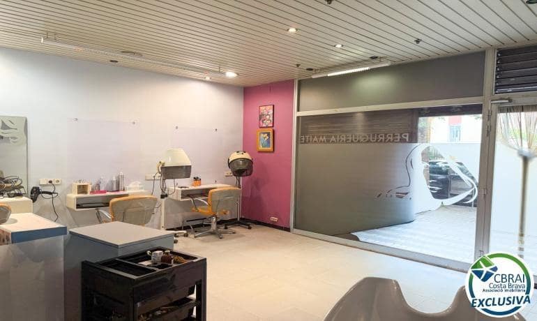 Business for sale in Figueres - € 55,000 (Ref: 9927346)