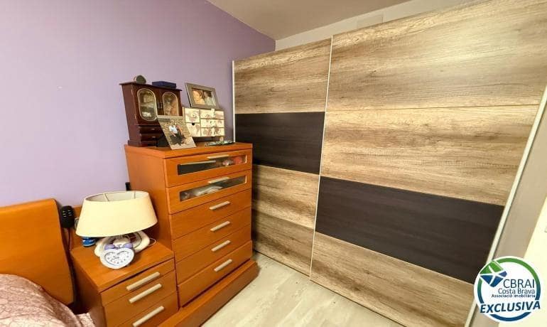 2 bedroom Apartment for sale in Roses - € 190,000 (Ref: 9927347)